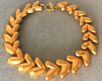 Avant-garde ANNE KLEIN Signed Garland of HEARTS Oversized Link Collar Choker Necklace Gold Metal Vintage Designer Runway Couture Statement