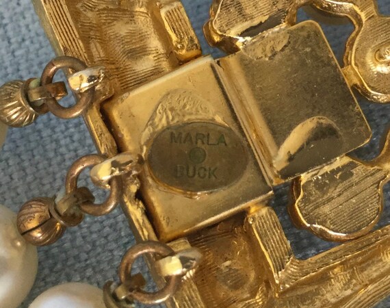 Vintage Marla Buck Signed Golden Key Charm Brooch ETC5146