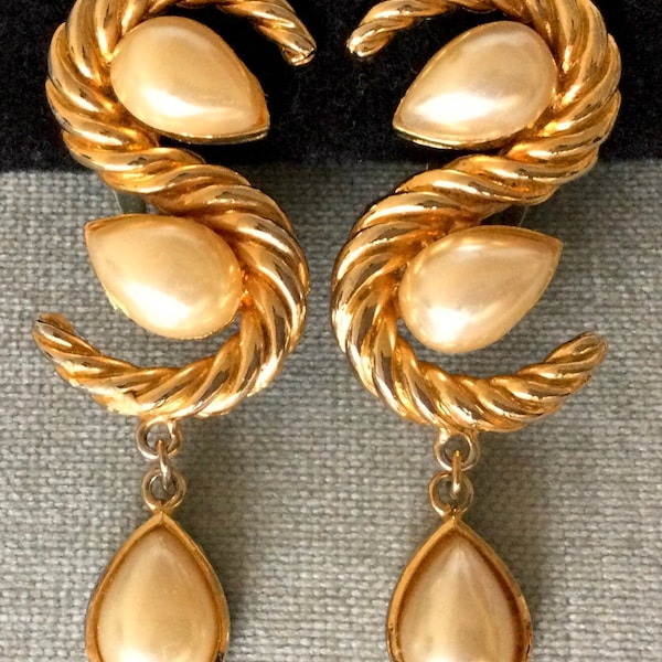 Fabulous ORENA PARIS Signed SWIRL Pearl Teardrop Charm 2 3/4” Long Drop Dangle Earrings Gold Metal Vintage Designer Runway Couture Statement
