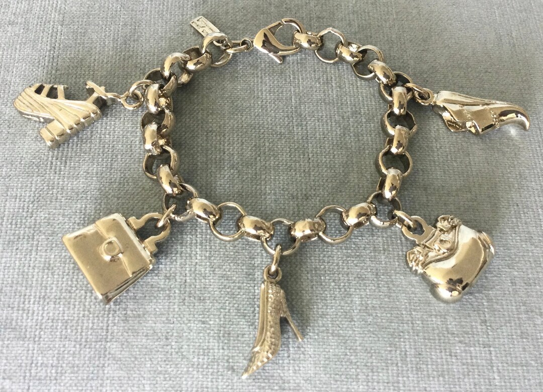 【美品】Salvatore Ferragamo チェーン ブレスレット チャーム il_1080xN.3696567647_9wk3.jpg