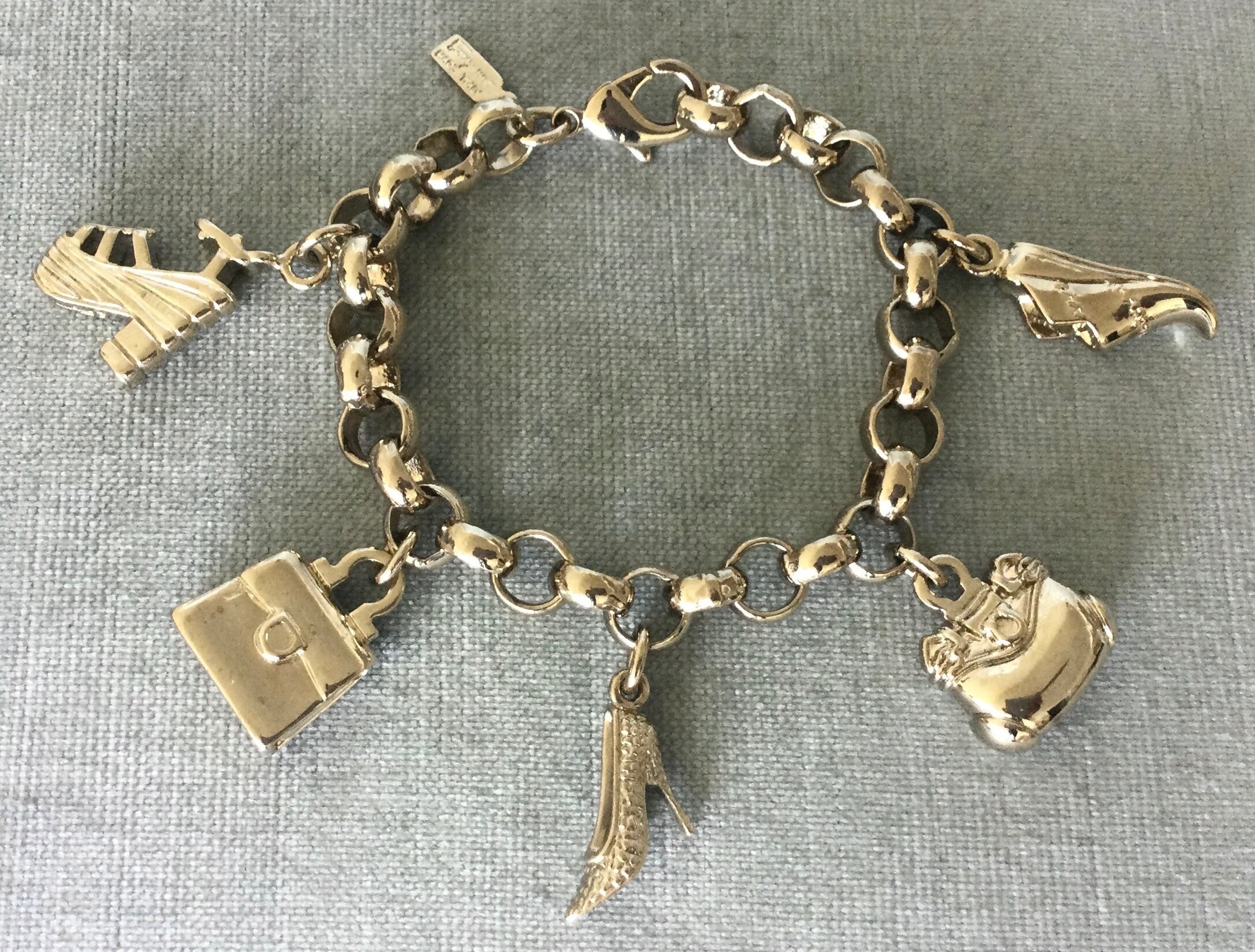 【美品】Salvatore Ferragamo チェーン ブレスレット チャーム il_fullxfull.3648955670_s05d.jpg