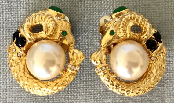 chanel 5 earrings for women