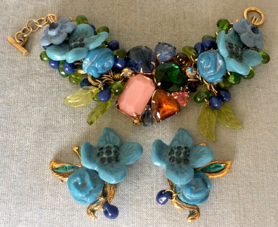 巨大なKALINGER PARISのサイン入りFLOWER彫刻イヤリングブレスレット  