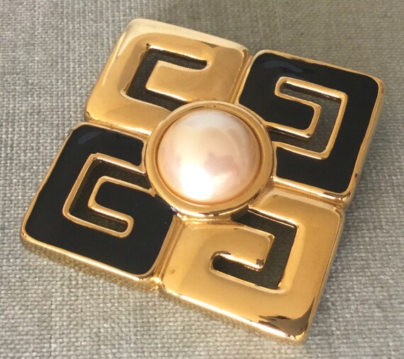 Iconic GIVENCHY Signed LOGO INSIGNIA Enamel & Pea… - image 2