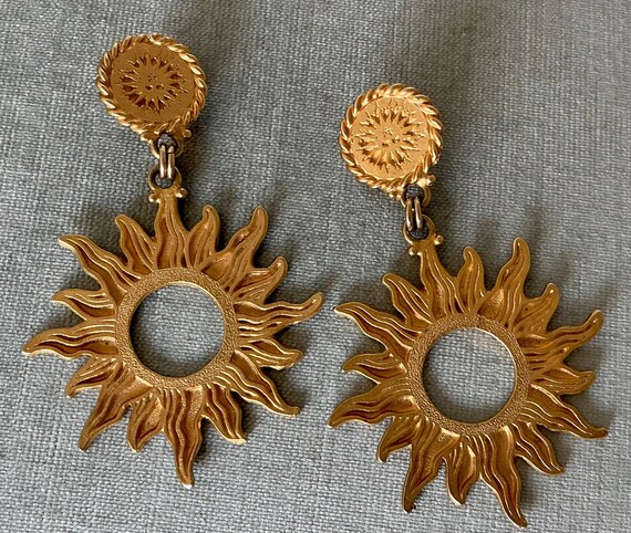 Massive YOSCA Signed BUTTON And SUN Doorknocker 3… - image 5