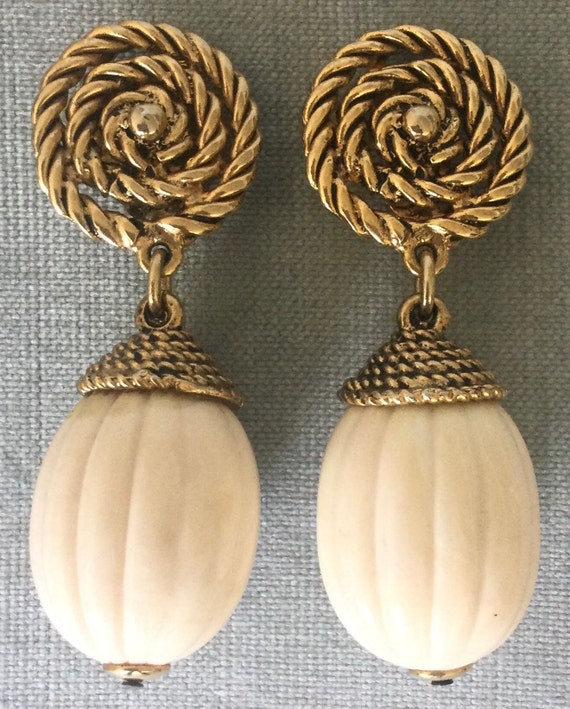 Massive FRENCH BUTTON & MELON Doorknocker Lucite … - image 1