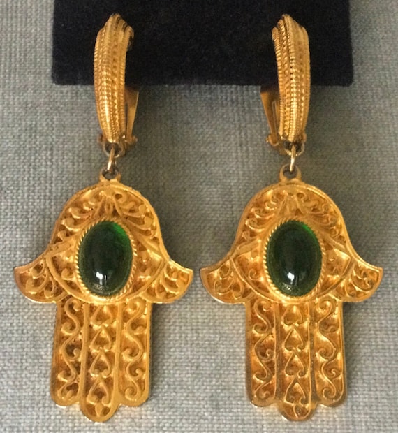 Rarest ALEXIS KIRK Signed HAMSA Hand Charm Green Lucite  display picture 3