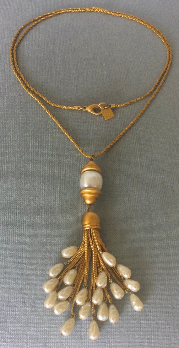 Chic ANNE KLEIN Signed Pearl TASSEL 4 5/8” Pendan… - image 1