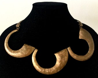 Impressive SONIA Italy Signed MODERNIST MASSIVE Bib Collar Choker Necklace Gold Metal Vintage Designer Runway Couture Etruscan Big Statement
