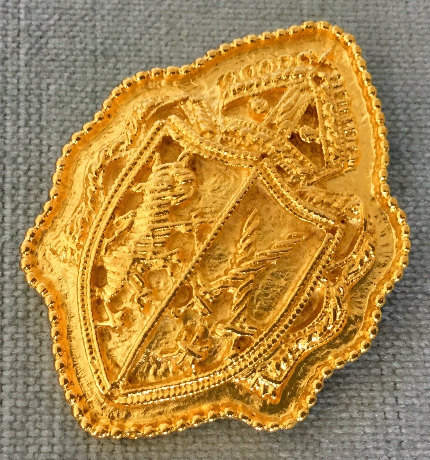 Dauplaise brooch deals