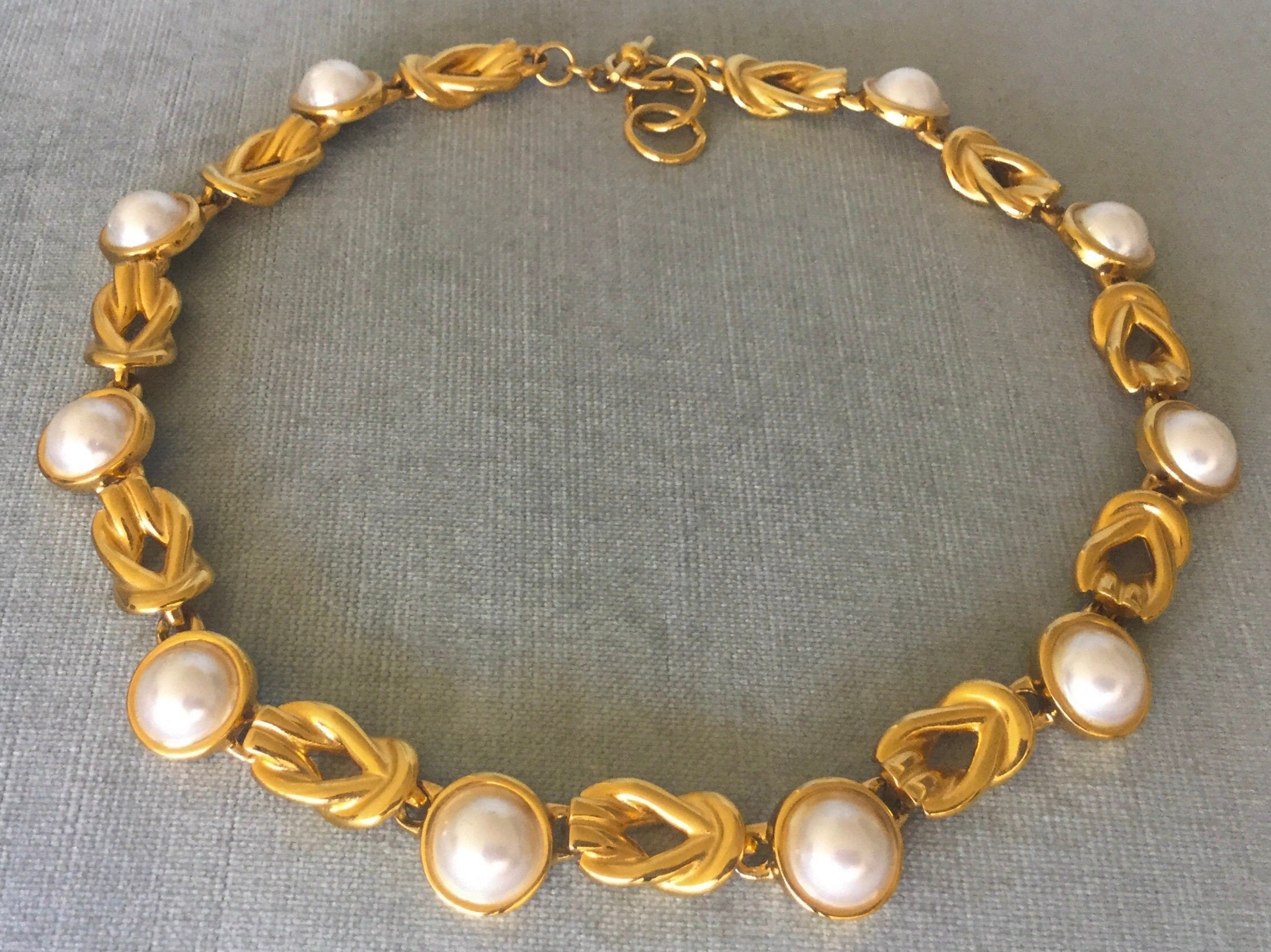 Christian Dior Faux Pearl Infinite Bracelet - Gold-Plated Link