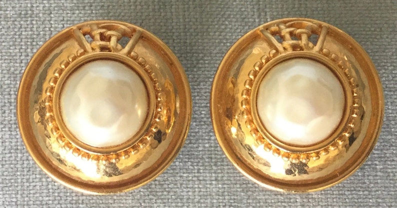 Iconic FENDI Signed Baroque PEARL & LOGO Etruscan Round Earrings Gold Metal Vintage Designer Runway Couture Italy Art Deco Big Statement image 2