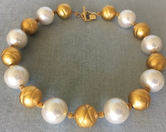 Striking ANNE KLEIN Signed GUMBALL Pearl & Bead Modernist Choker Collar Toggle Necklace Gold Metal Vintage Runway Couture Designer Statement