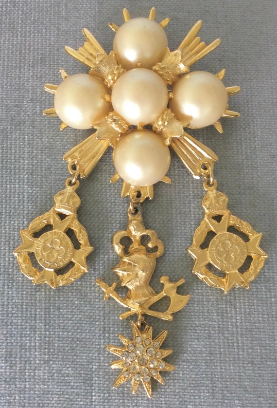 Vintage MARLA BUCK Signed MALTESE Cross W/charms Pearls  display picture 1