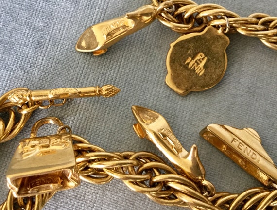 Fendi logo 2024 pendant necklace
