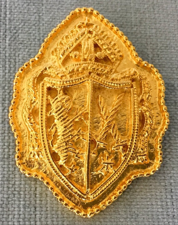 Dauplaise brooch on sale