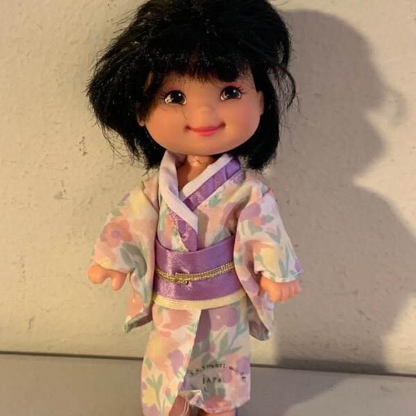 Disneyland 6” Japan Doll It’s A Small World  / Mattel 1993 Disney Kimono