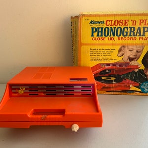 1970 Kenner Close N Play Phonograph No 867 Close Lid Etsy 1970 Kenner Close N Play Phonograph No 867 Close Lid Etsy
