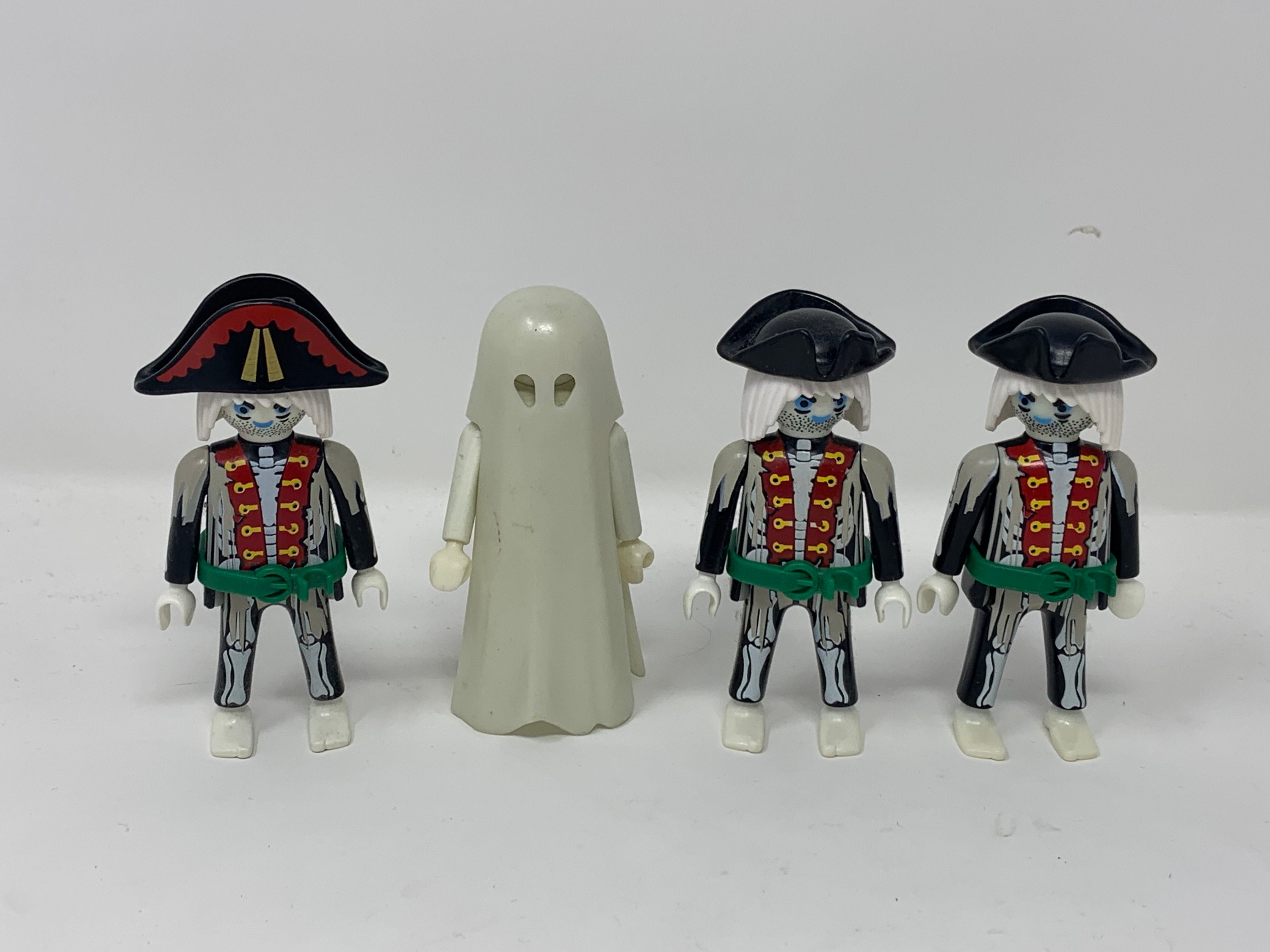 Playmobil ghost best sale pirates