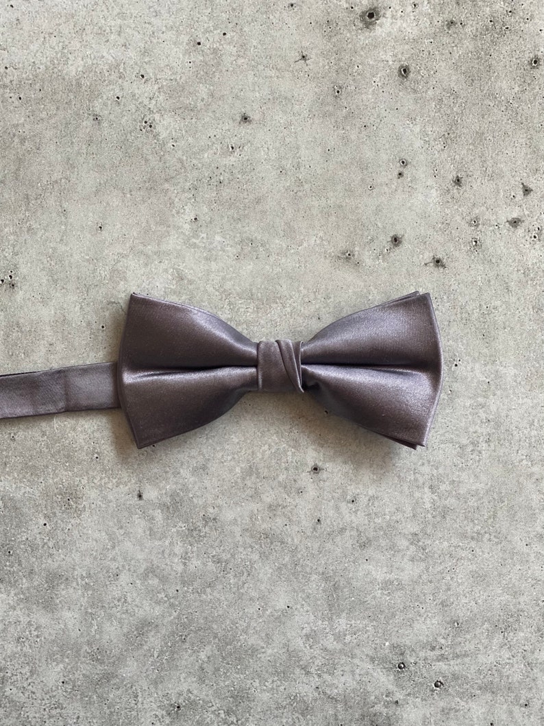 Dusty Lavender Gray Satin Silk Bow Ties for Men Wedding Bow Ties For Groomsmen Bohemian Wedding TEEN/ADULT BOW TIE