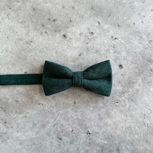 Dark green Bow Tie for wedding groom, groomsmen and Ring Bearer outfit Rustic Elegance, Micro Weddings, Forest Wedding