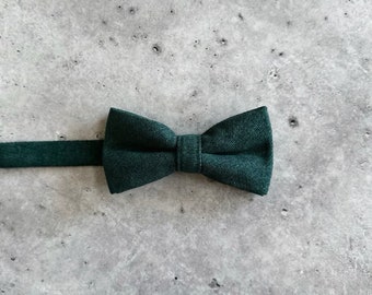 Dark green Bow Tie for wedding groom, groomsmen and Ring Bearer outfit Rustic Elegance, Micro Weddings, Forest Wedding