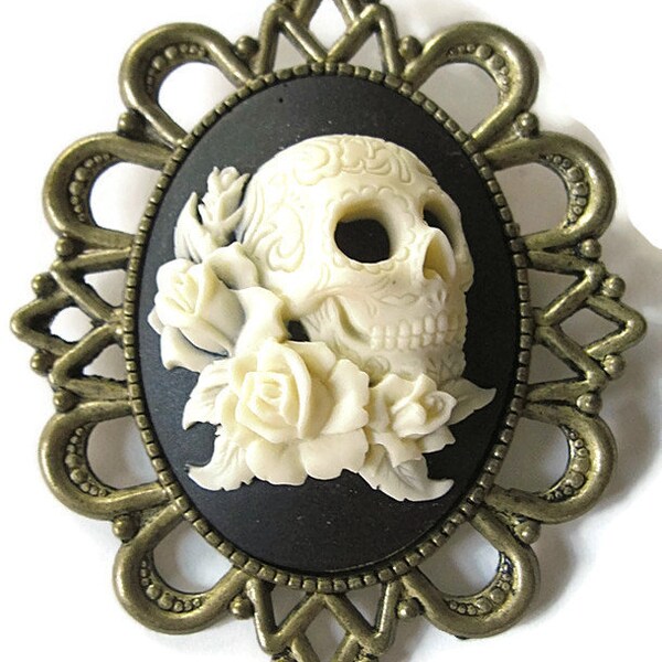MADE IN FRANCE Retro vintage cameo brooch halloween  sugar skull mexican steampunk rockabilly pin up gothic halloween day of the dead