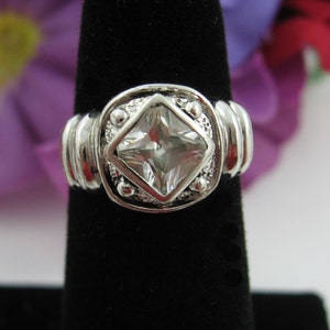 Square Cut Vintage Rhinestone Ring Silvertone Size 5 Costume Jewelry *