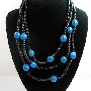 BLACK & BLUE houten kraal Triple Strand ketting Vintage 18&quot; langs de kortste Strand, houten kralen