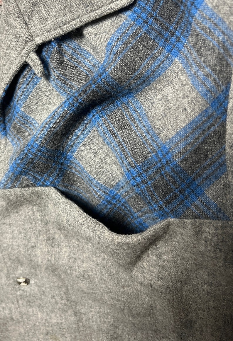 Vintage 1950s LEVI'S Wool Flannel Sport Shirt M Plaid Loop / Camp Collar Rockabilly Italian Collar Plaid Big E Era image 4