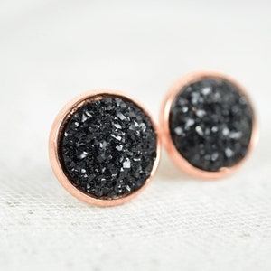 Ohrstecker Kupfer Cabochon Schwarz Glitzer, Turmalin Look, Druse, Mineral Look