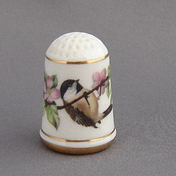 Franklin Thimble - Black-capped Chickadee (Garden Bird Series)