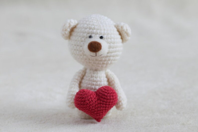 PATTERN SMALL HEART easy crochet amigurumi pattern