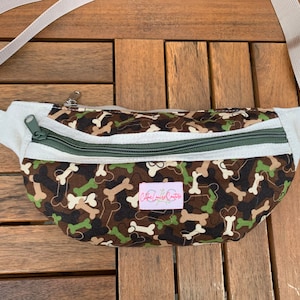 Fanny Pack | Bum Bag | Dog Lover Crossbody Bag | Dog Training Bag | Hands free bag