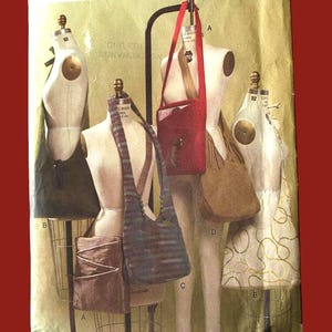 Patrons de couture de sac à bandoulière pour femme, adolescente, bretelles longues, doublé, poches intérieures non coupées Vogue V8274 8274