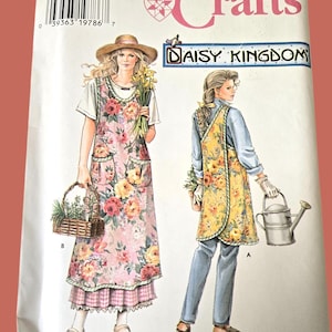 Back Wrap Apron Smock Pattern with Patch Pockets in two lengths, Womens Size S M L XL Simplicity 7481 Uncut Crafts DAISY KINGDOM Pattern
