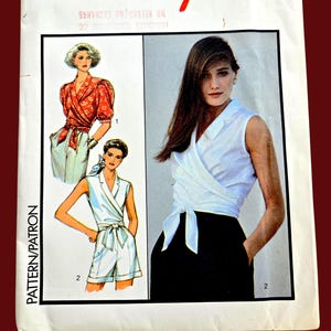 Puede incluir: Un patrón de costura vintage titulado "Style" con ilustraciones de ropa de mujer. El patrón presenta un top cruzado y pantalones cortos. La talla es 8, y la talla EUR es 30. La portada es blanca con texto rojo.