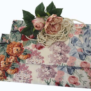 Roses Pillowcase RALPH Lauren Allison Floral Pillowcases, 100% cotton bed pillow covers, made in the USA.  Lovely quality pillowcases in a romantic, floral pattern. SET OF 2 INCLUDED. These pillowcases are in excellent, pre-owned condition.