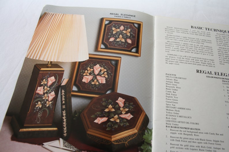 Tolehaven-samlingen volym V 5, Tole-målningsmönsterbok av Gail Anderson måla rosor, blommor, jordgubbar på träbricka, låda, korglock bild 4