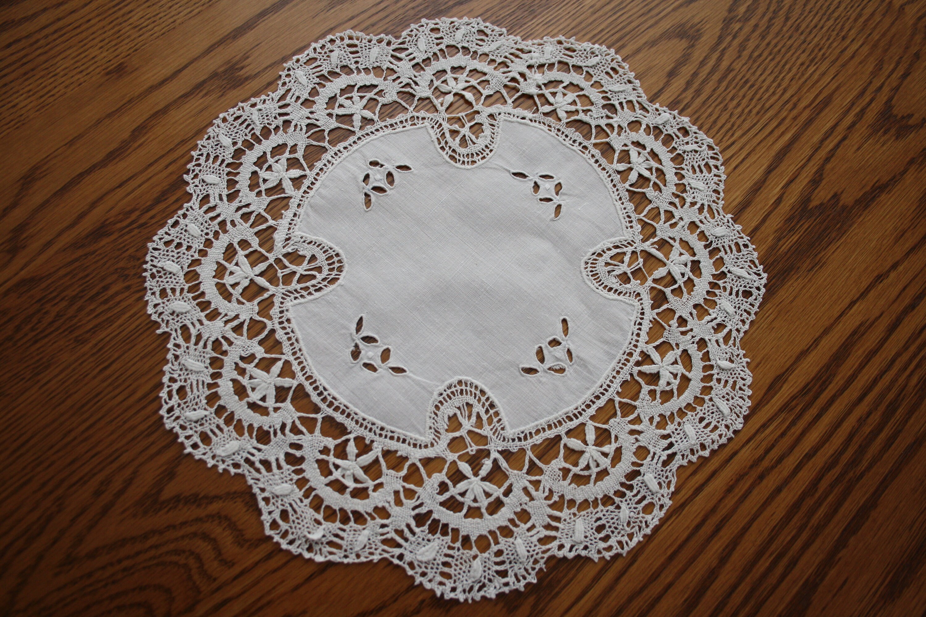 2 Linen Lace Edged Doilies Vintage off white linen doilies Etsy