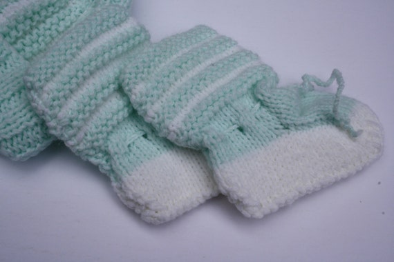 Hand Knitted Baby Bonnet /Hat and Booties, Vintag… - image 4
