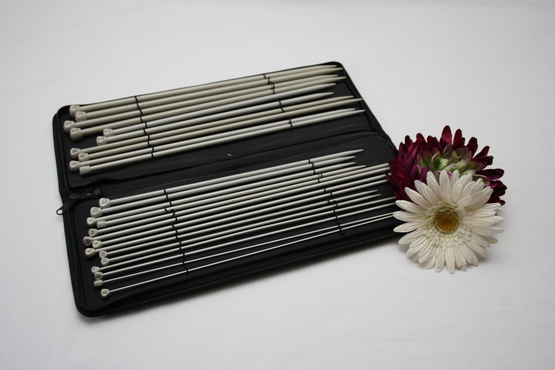 Vintage Knitting Needle CASE WITH Knitting NEEDLES, 12 Sets of Aero Needles From Size 2 to 9 in