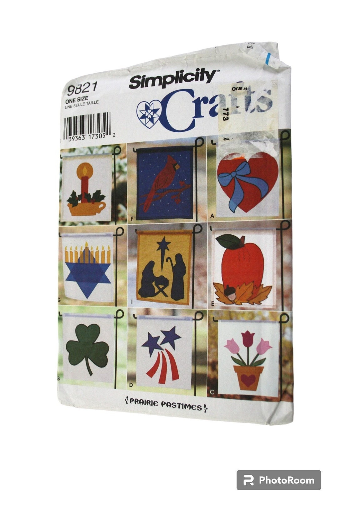 FLAG Sewing Patterns LAWN Flags Appliqued Seasons Spring Autumn Fall ...