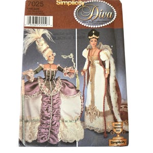 Simplicity 7025 Mönster för Diva-dockkläder, 11,5" modedockor, oklippta