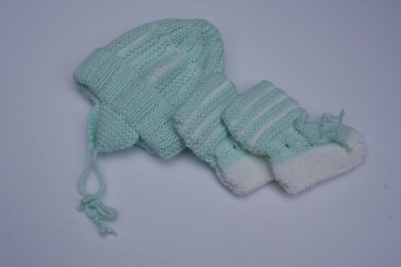 Hand Knitted Baby Bonnet /Hat and Booties, Vintag… - image 1