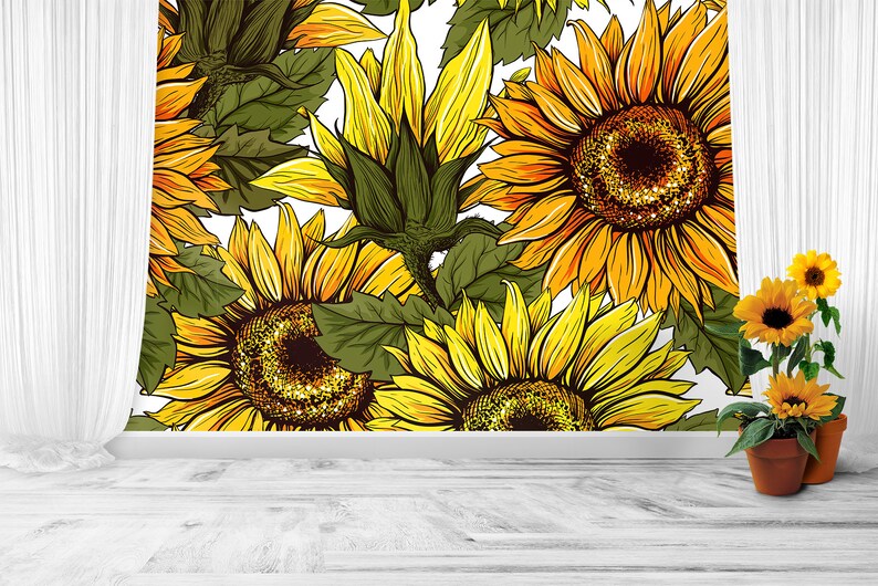 Puede incluir: Un vibrante tapiz floral con grandes girasoles en tonos amarillos y naranjas, con hojas verdes sobre un fondo blanco. El dise&ntilde;o es detallado y art&iacute;stico, con un estilo de ilustraci&oacute;n realista. Una peque&ntilde;a planta de girasol en maceta est&aacute; en primer plano.