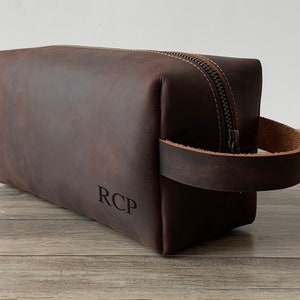 Personalized Leather Toiletry Bag, Leather Dopp Kit Bag, Groomsmen Gift, Gifts for Men, Mens Toiletry Bag Monogram, Gifts for Boyfriend