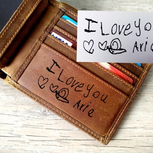 Cartera para hombre con escritura a mano, cartera con firma conmemorativa grabada, cartera para padrinos de boda, cartera marrón, regalo para el día del padre
