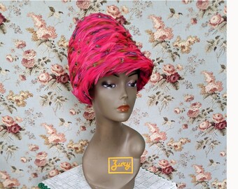vintage 1960s hot pink feather beehive hat by Leslie James plus hat box