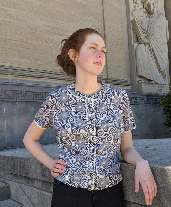 vintage 1960s black and white swirl print top <> v